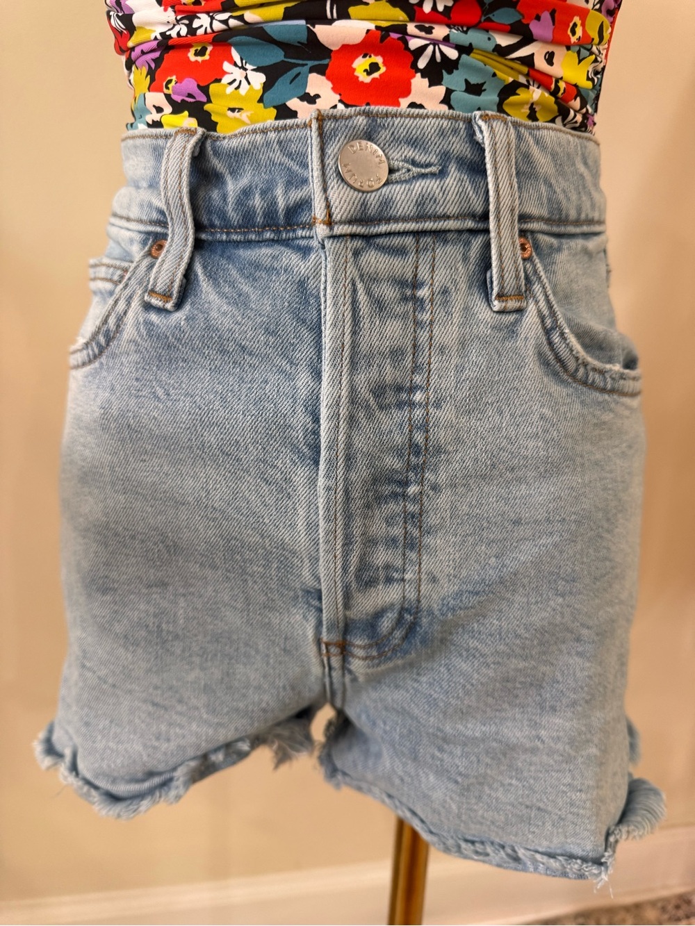 Denim Forum “The ’50s Arlo Hi-Rise Short” — size 27